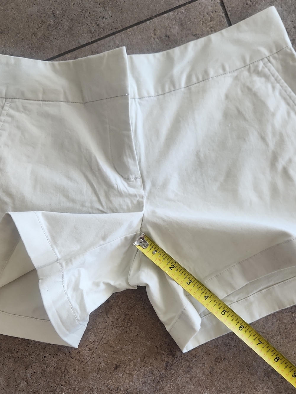 Vineyard Vines Cream Women's Chino Shorts - Picture 6 of 10